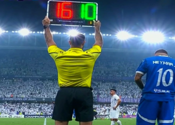 ৭৬ মিনিটে বদলি হিসেবে মাঠে নামেন নেইমার