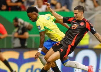 Thrilling Last-Minute Goal by Vinícius Seals Brazil's Victory