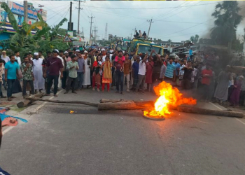 আমতলীতে মহাসড়ক অবরোধ ও বিক্ষোভ